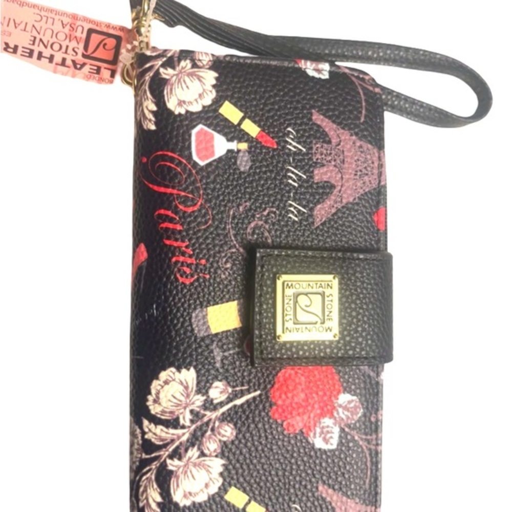 🌹✨ NWT Stone Mountain Accessories Black & Red Floral Wristlet Wallet ✨🌹